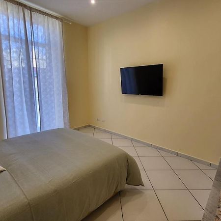 La Casa Di Bruno Suites Неаполь Экстерьер фото