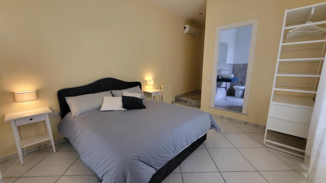 La Casa Di Bruno Suites Неаполь Экстерьер фото